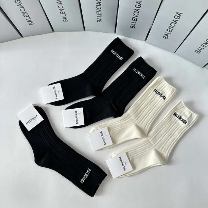 スーパーコピー バレンシアガ 靴下