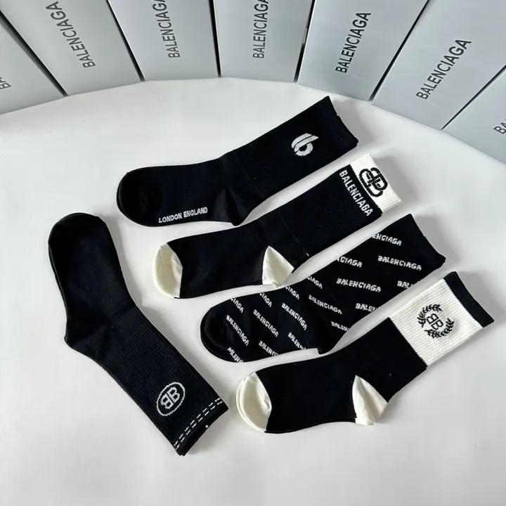 スーパーコピー バレンシアガ 靴下