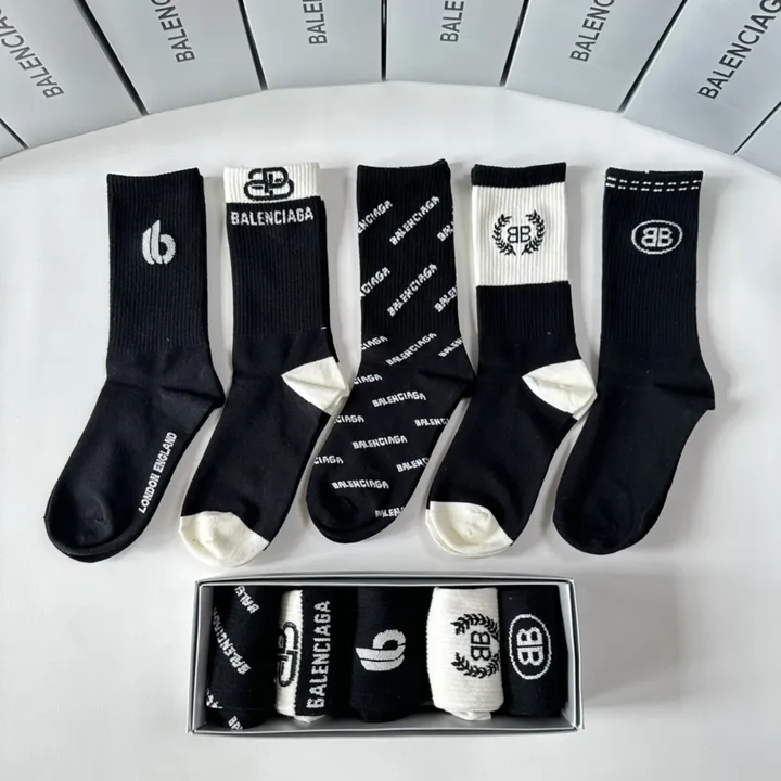 スーパーコピー バレンシアガ 靴下