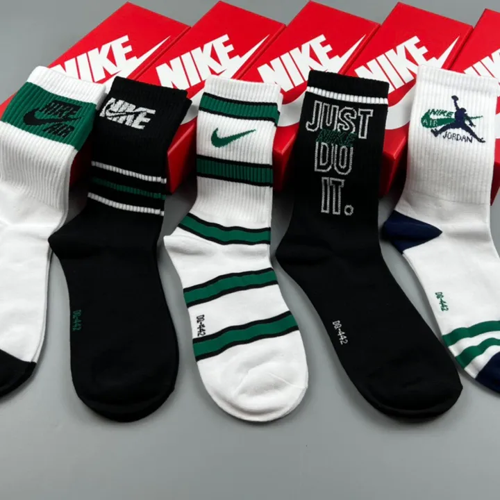 スーパーコピー ミュウミュウ 靴下