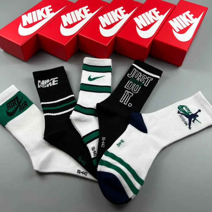 スーパーコピー ミュウミュウ 靴下