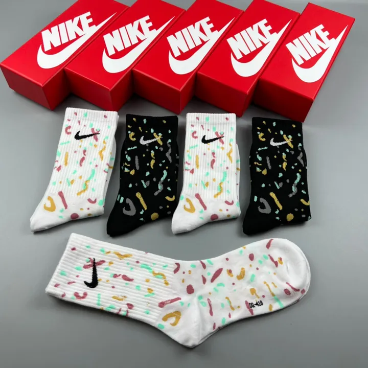 スーパーコピー ミュウミュウ 靴下