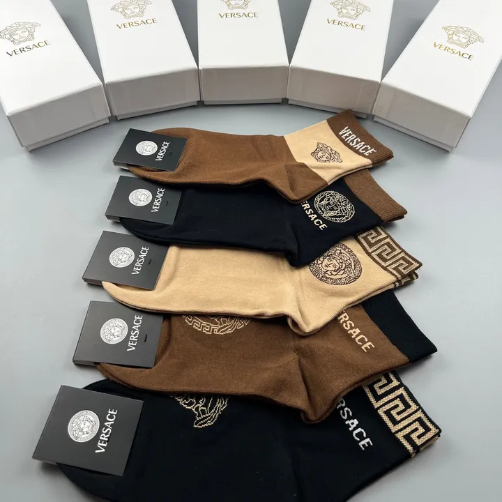 スーパーコピー ヴェルサーチ 靴下