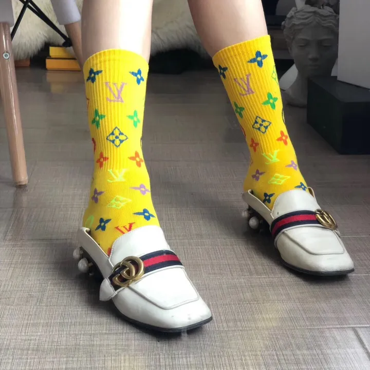スーパーコピー ルイヴィトン 靴下