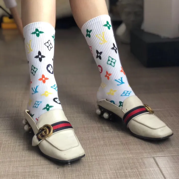スーパーコピー ルイヴィトン 靴下