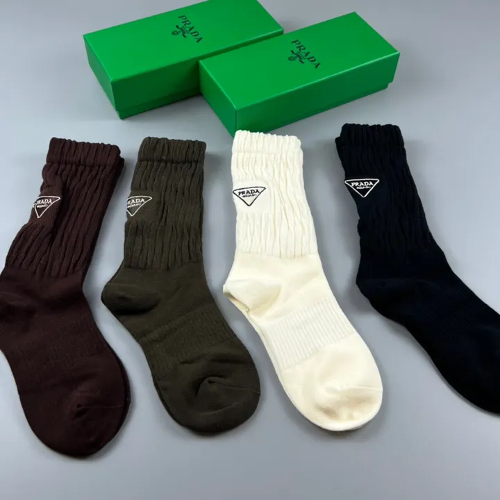 スーパーコピー プラダ 靴下