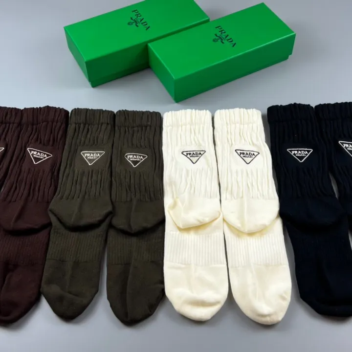 スーパーコピー プラダ 靴下