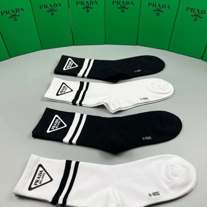 スーパーコピー プラダ 靴下