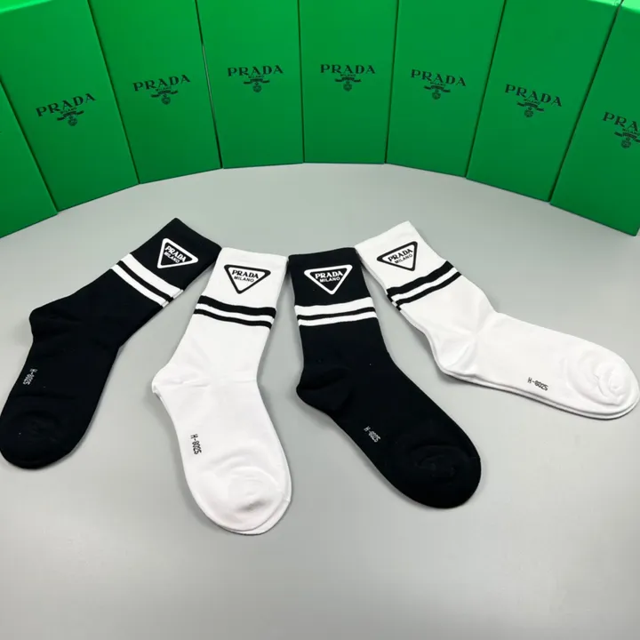 スーパーコピー プラダ 靴下
