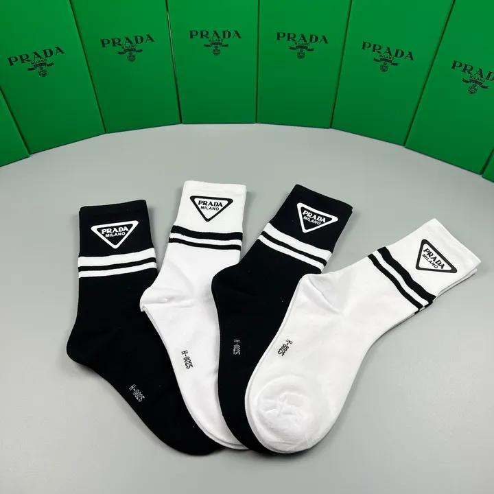 スーパーコピー プラダ 靴下