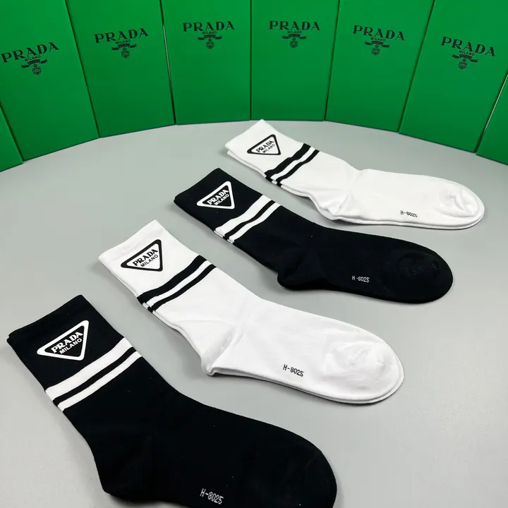 スーパーコピー プラダ 靴下