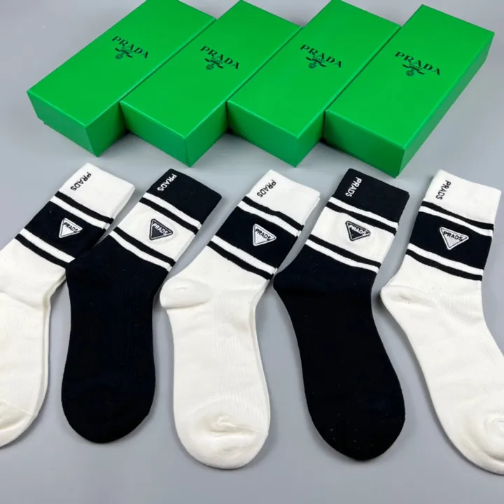 スーパーコピー プラダ 靴下