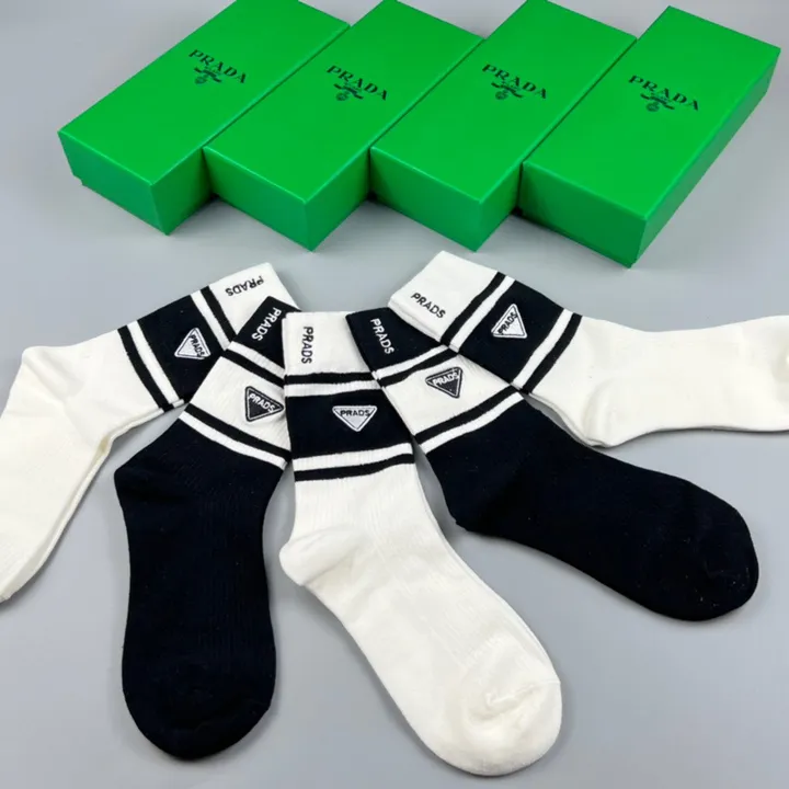 スーパーコピー プラダ 靴下