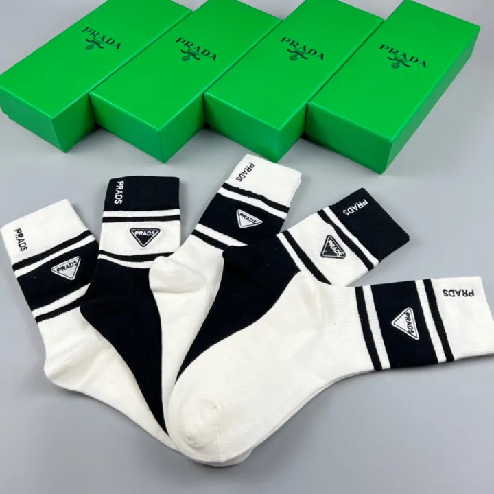 スーパーコピー プラダ 靴下