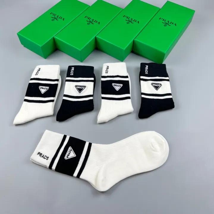 スーパーコピー プラダ 靴下