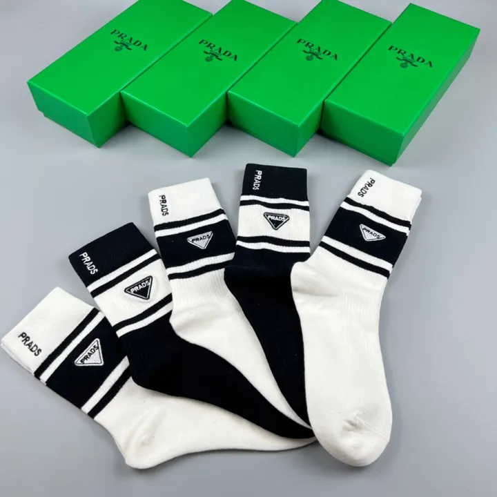 スーパーコピー プラダ 靴下