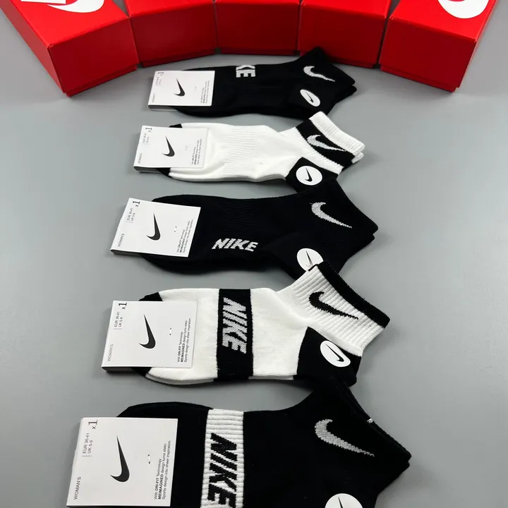 スーパーコピー ナイキ 靴下