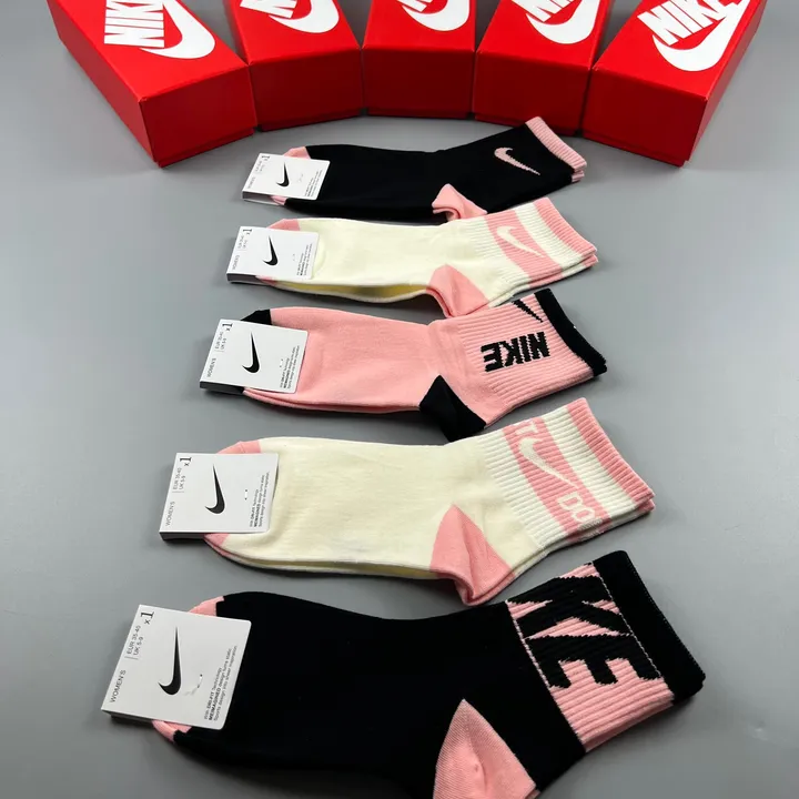 スーパーコピー ナイキ 靴下