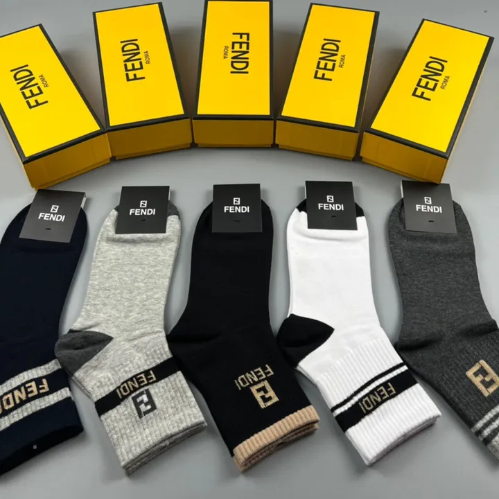 スーパーコピー フェンディ 靴下