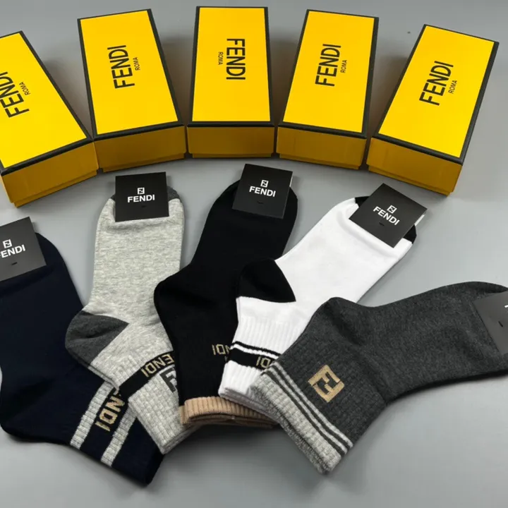 スーパーコピー フェンディ 靴下