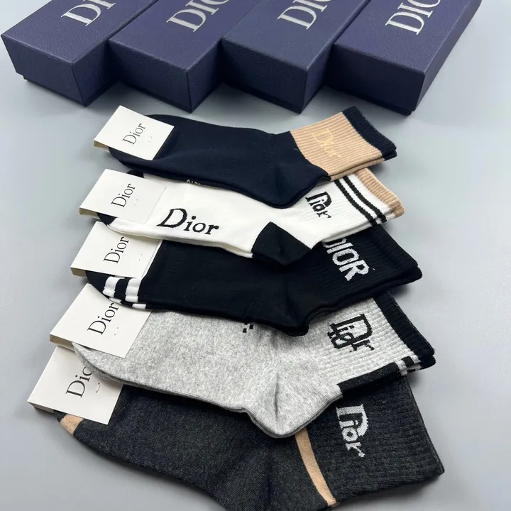 スーパーコピー ディオール 靴下