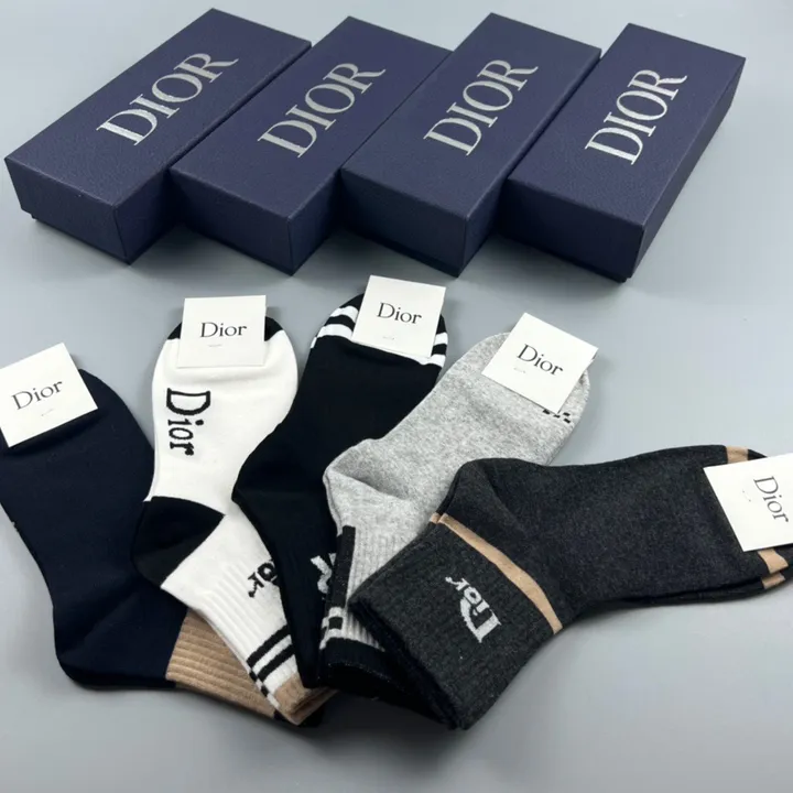 スーパーコピー ディオール 靴下