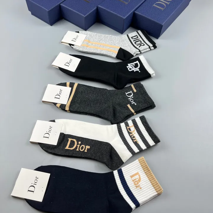 スーパーコピー ディオール 靴下