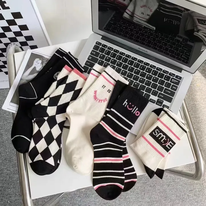 スーパーコピー ディオール 靴下