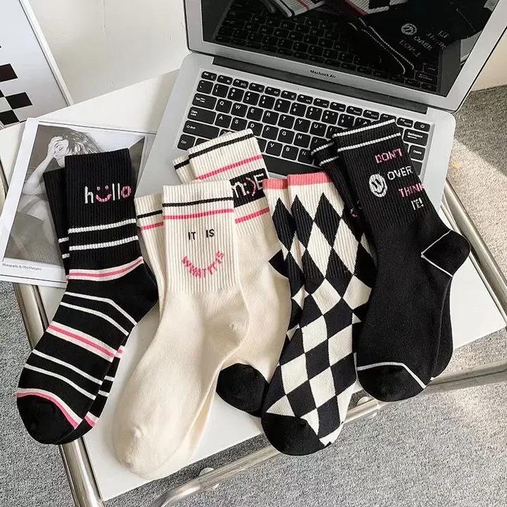 スーパーコピー ディオール 靴下