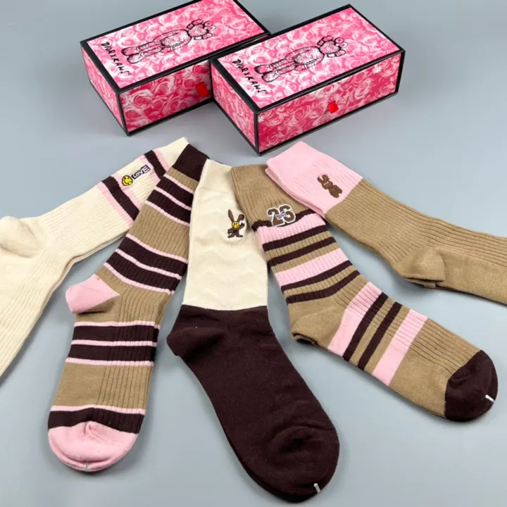 スーパーコピー ディオール 靴下