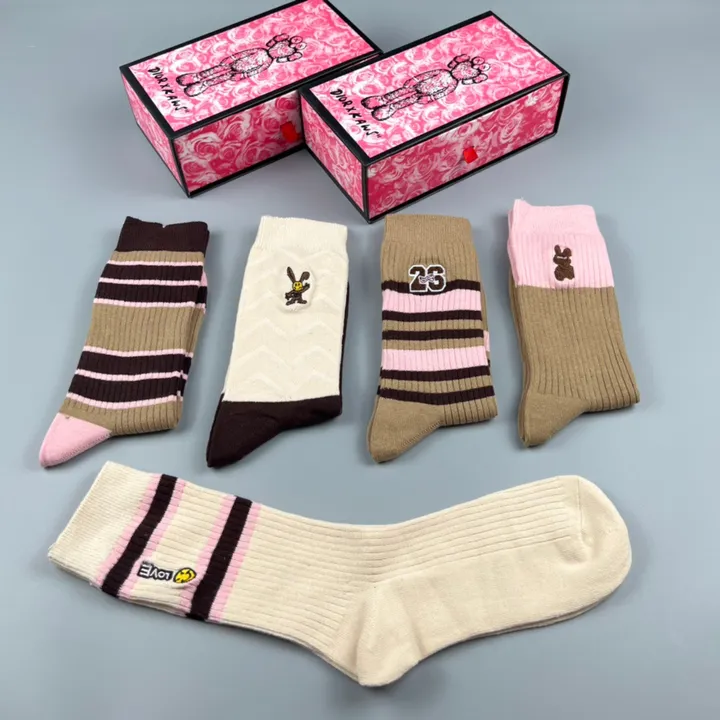 スーパーコピー ディオール 靴下