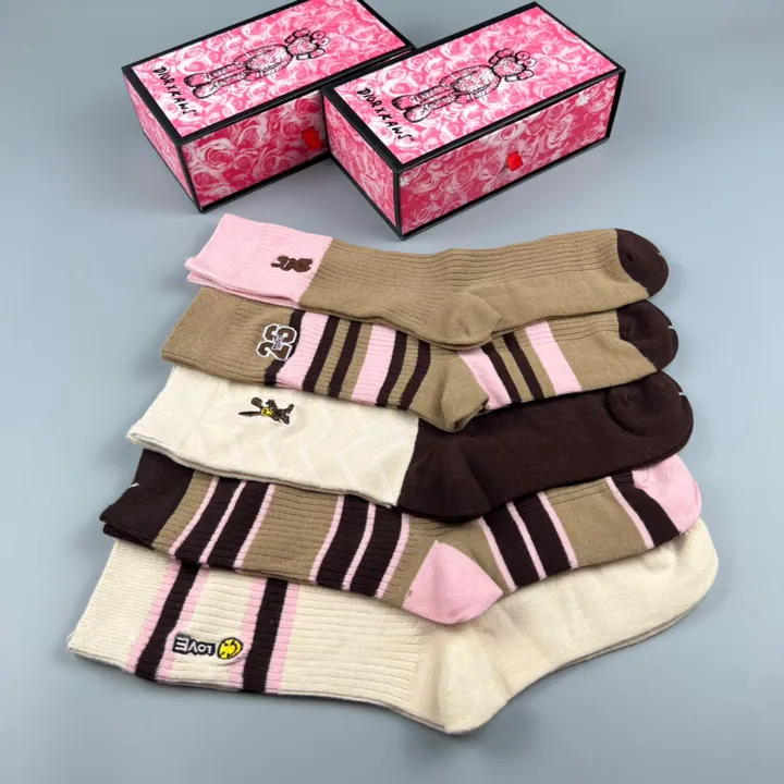 スーパーコピー ディオール 靴下