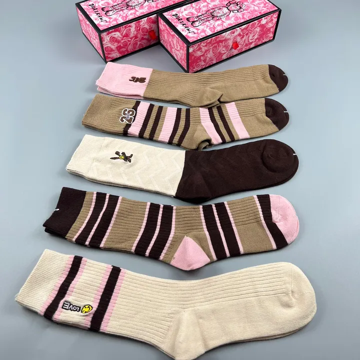 スーパーコピー ディオール 靴下