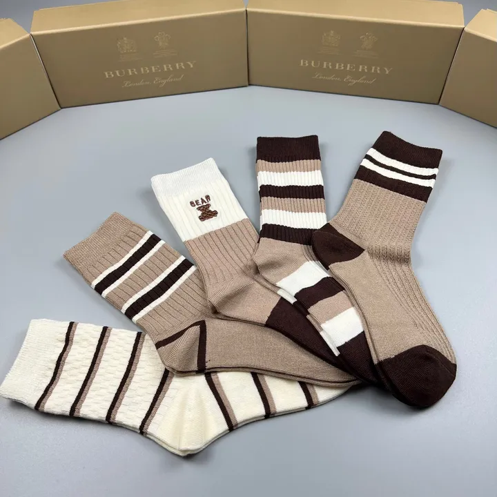 スーパーコピー バーバリー ス 靴下