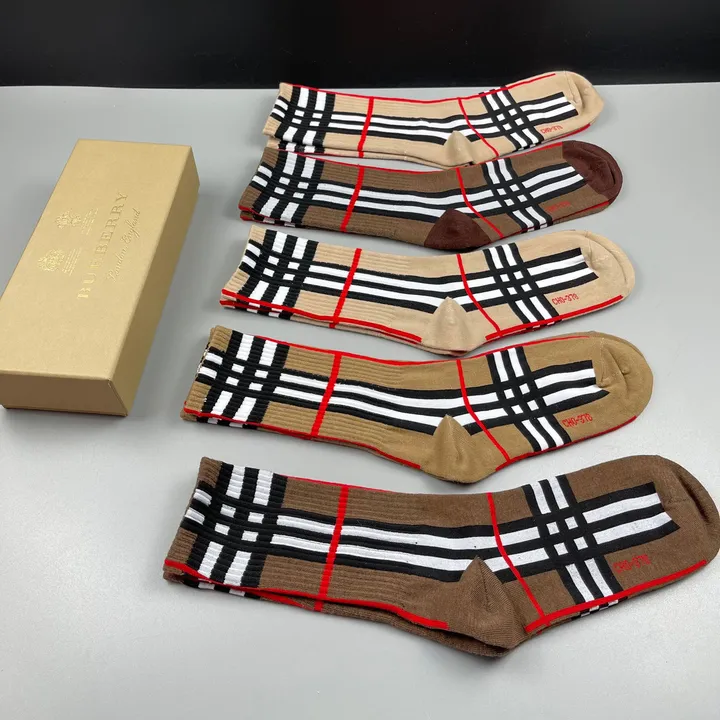 スーパーコピー プラダ 靴下