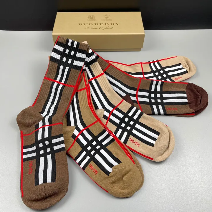 スーパーコピー プラダ 靴下