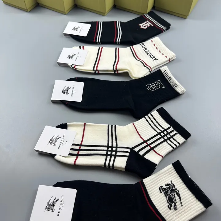 スーパーコピー バーバリー ス 靴下