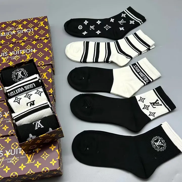 スーパーコピー ルイヴィトン 靴下