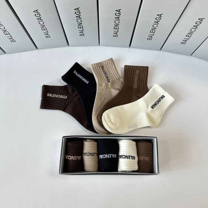 スーパーコピー バレンシアガ 靴下