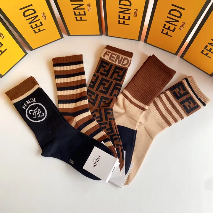 スーパーコピー ヴェルサーチ 靴下