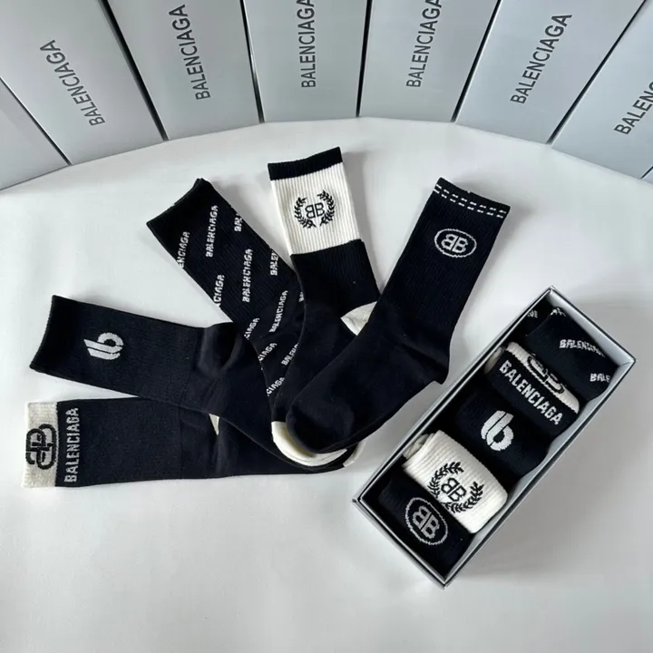 スーパーコピー バレンシアガ 靴下