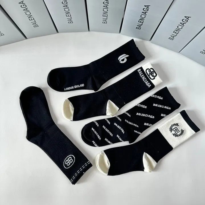 スーパーコピー バレンシアガ 靴下