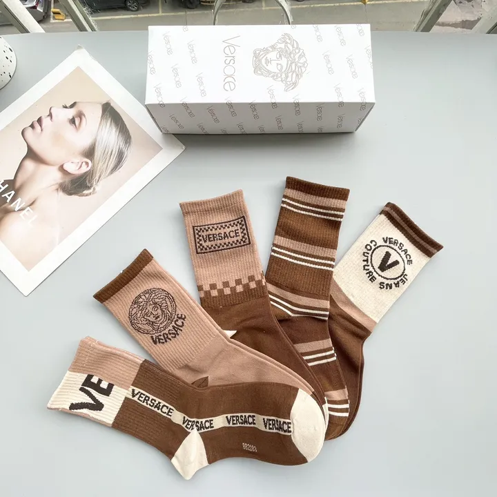 スーパーコピー ヴェルサーチ 靴下