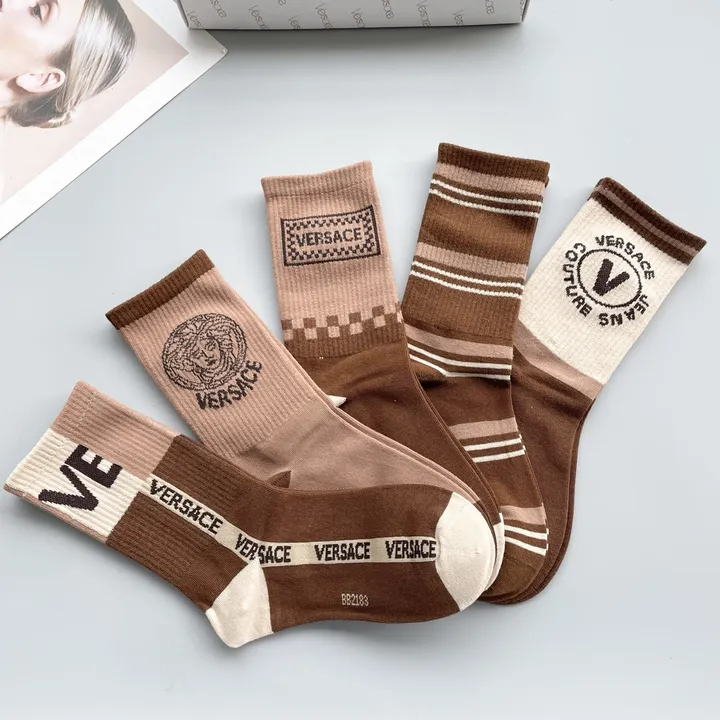 スーパーコピー ヴェルサーチ 靴下
