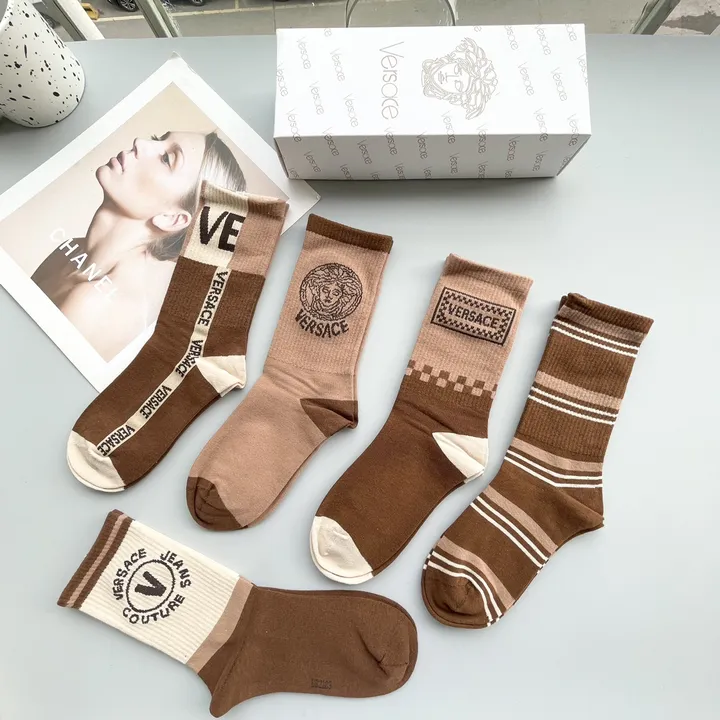 スーパーコピー ヴェルサーチ 靴下