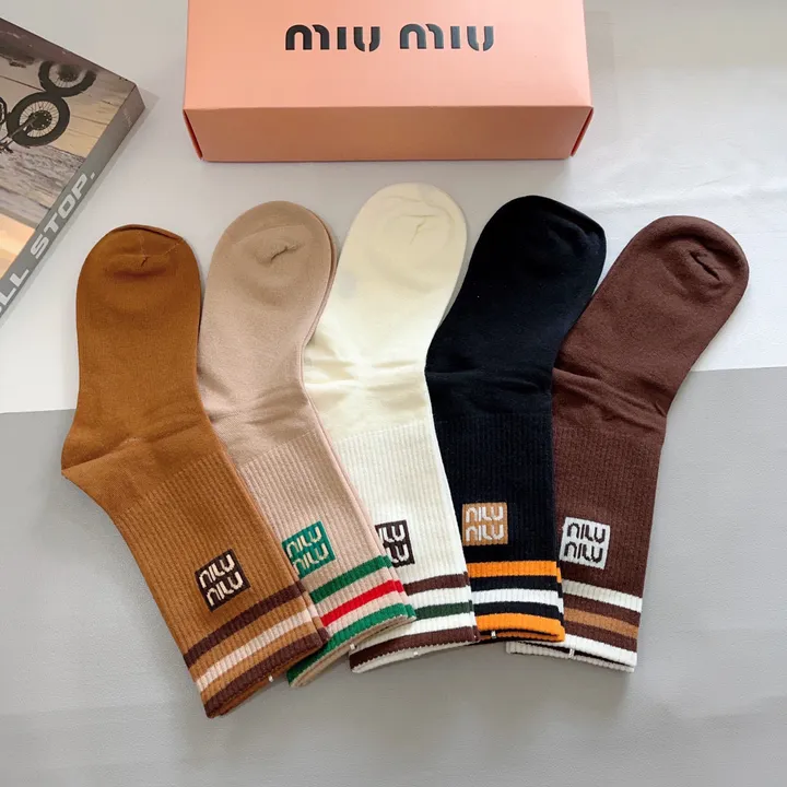 スーパーコピー ミュウミュウ 靴下