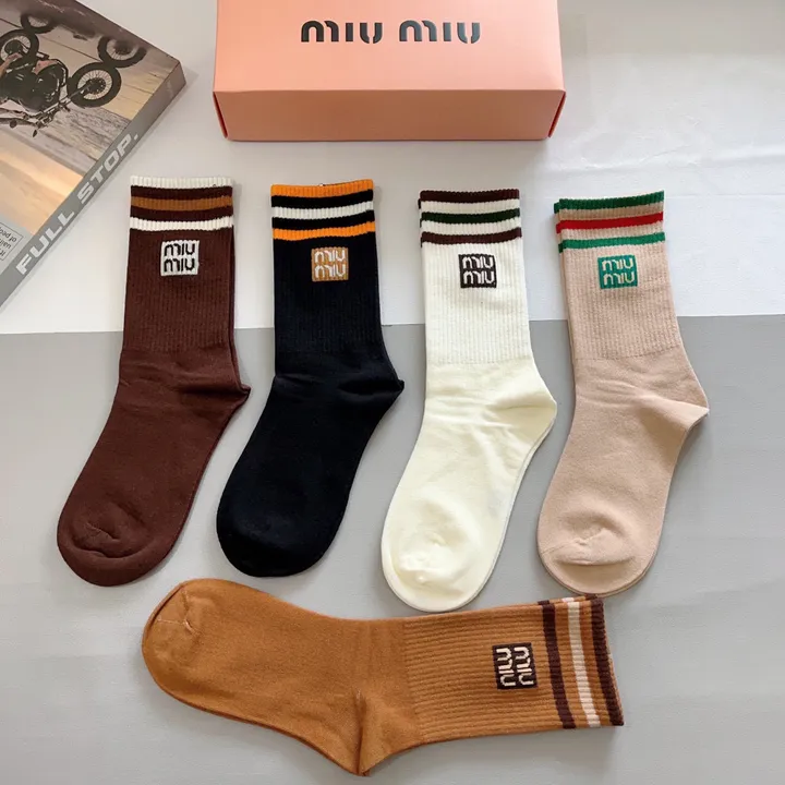スーパーコピー ミュウミュウ 靴下
