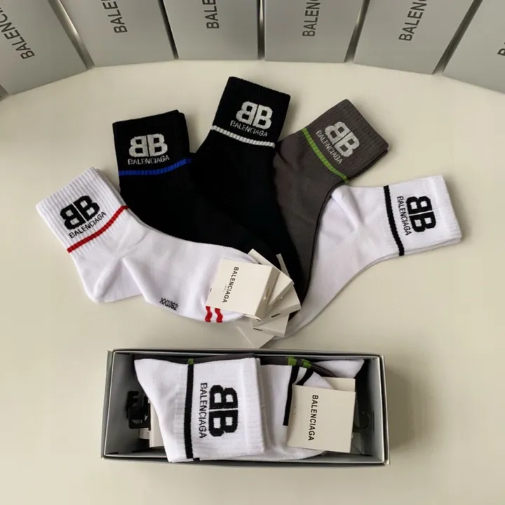 スーパーコピー バレンシアガ 靴下