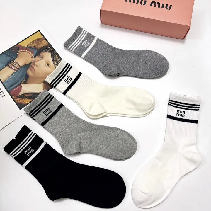 スーパーコピー ミュウミュウ 靴下