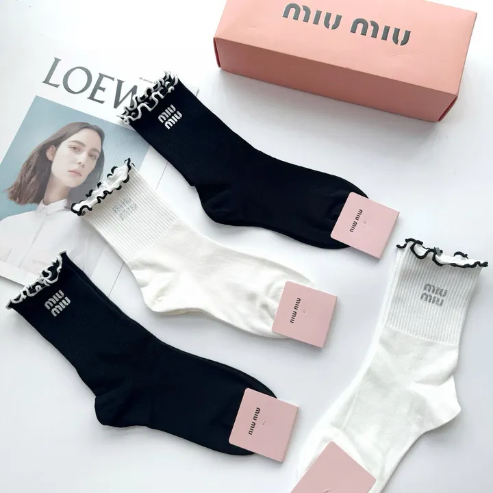 スーパーコピー ミュウミュウ 靴下